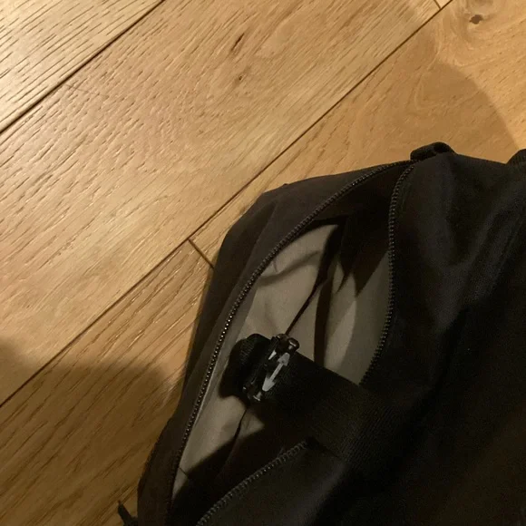 Filson surveyor 36 L Black Men's Backpack - Picture 10 of 13